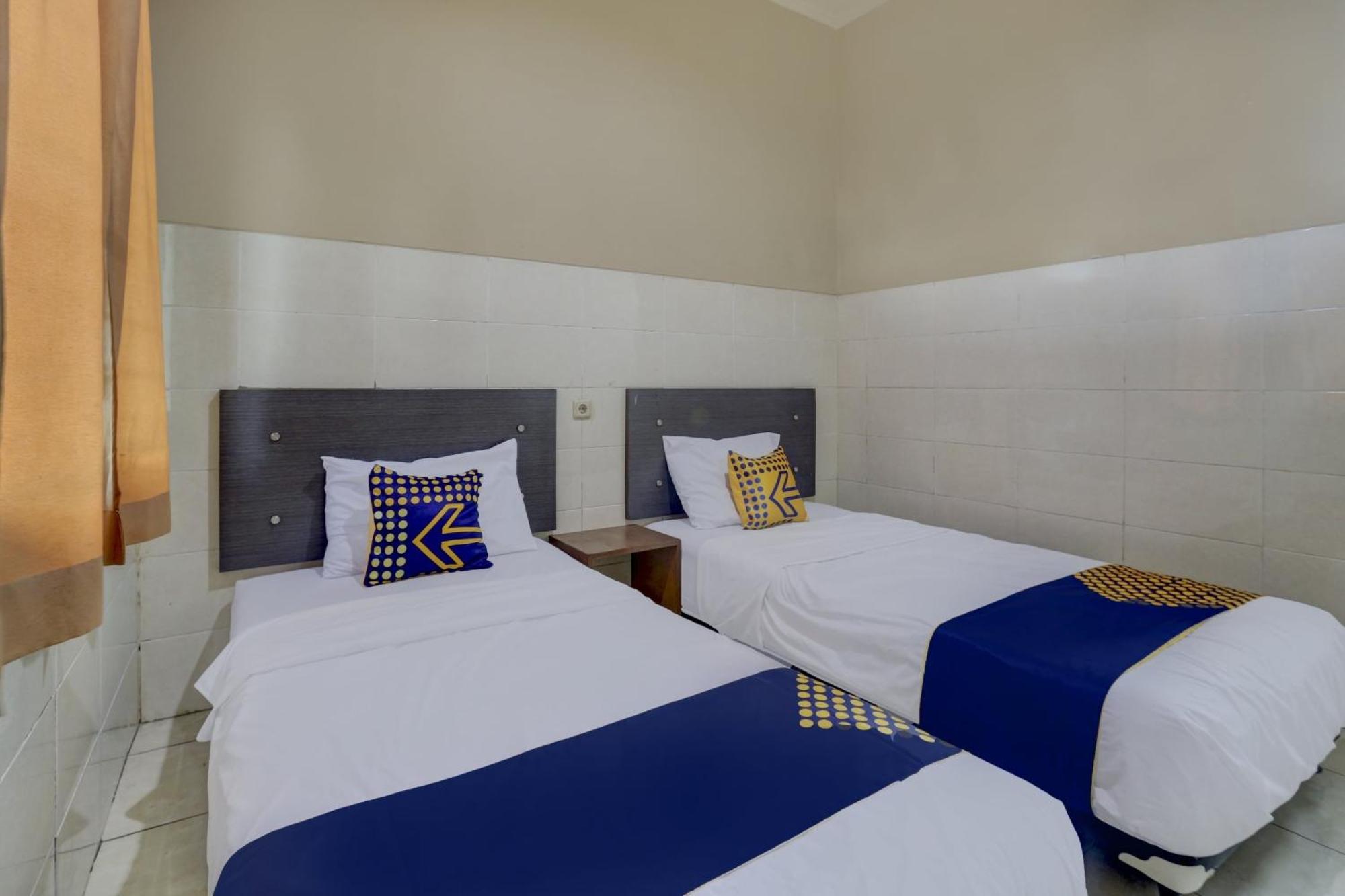 Oyo Life 90159 Puri Asoka Guest House Семаранг Экстерьер фото